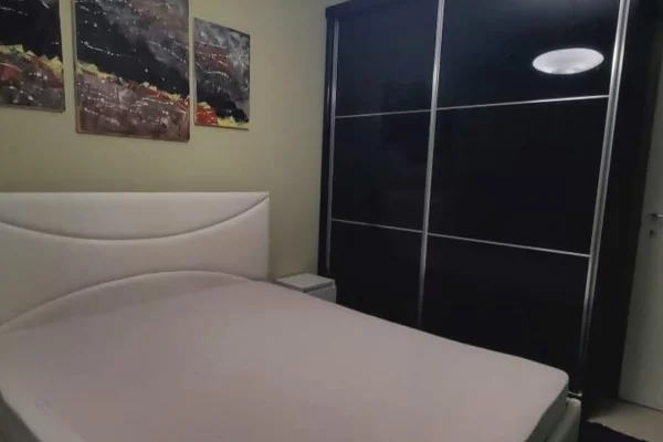 Shtepi me qera 2+1 ne Tirane - 900 Euro