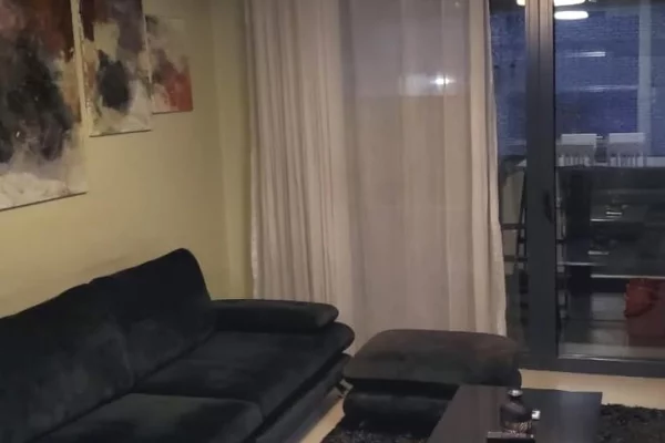 Shtepi me qera Apartament ne Tirane, 2+1, Mobilimi E mobiluar, Pagesa 900  Euro.