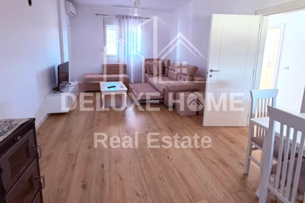 Shtepi me qera Apartament ne Tirane, 5+1, Mobilimi E mobiluar, Pagesa 1,500  Euro.