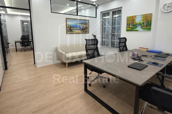 Ambient biznesi me qera 3+1 ne Tirane - 2,300 Euro