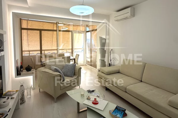 Shtepi ne shitje Apartament ne Tirane, 1+1, Mobilimi E mobiluar, Pagesa 145,000  Euro.