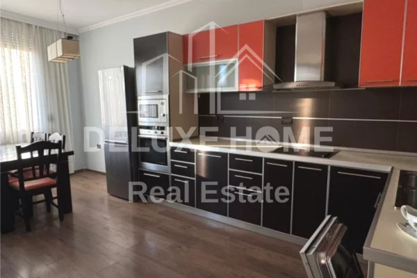 Shtepi me qera Apartament ne Tirane, 2+1, Mobilimi E mobiluar, Pagesa 800  Euro.