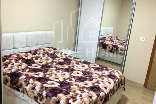 Shtepi me qera Apartament ne Tirane, 2+1, Mobilimi E mobiluar, Pagesa 500  Euro.