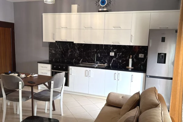Shtepi me qera Apartament ne Tirane, 1+1, Mobilimi E mobiluar, Pagesa 550  Euro.