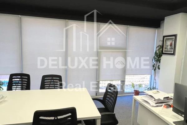 Ambient biznesi me qera 3+1 ne Tirane - 1,100 Euro