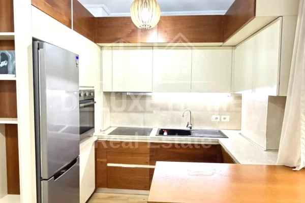 Appartamento in affitto a Tirana 2+1, Arredato