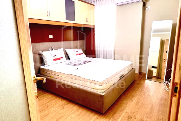 Appartamento in affitto a Tirana 1+1, Arredato