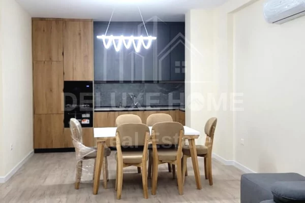 Appartamento in affitto a Tirana 2+1, Arredato