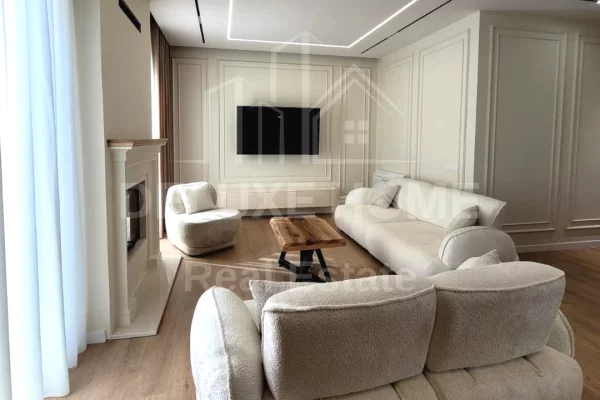 Villa di lusso in affitto a Tirana 2+1, Arredato