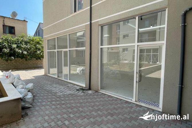 Ambient biznesi me qera 1+1 ne Tirane - 800 Euro