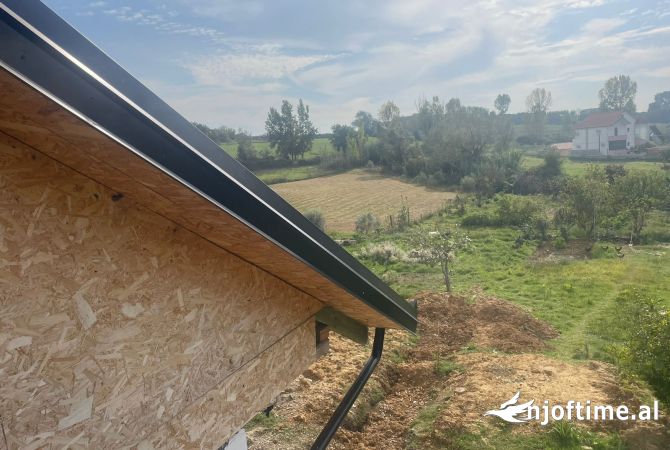 Shtepi ne shitje Shtepi Private ne Tirane, 3+1, Mobilimi Pjeserisht e mobiluar, Pagesa 120,000  Euro.