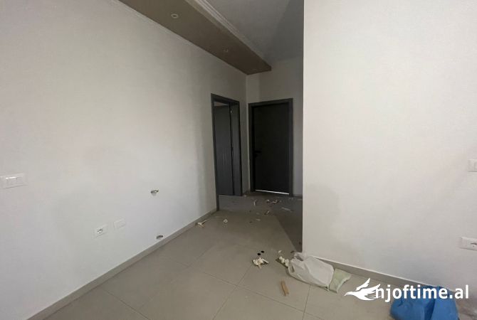 Ambient biznesi me qera 3+1 ne Tirane - 150 Euro