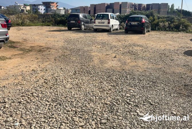Ambient biznesi me qera 2+1 ne Tirane - 500 Euro