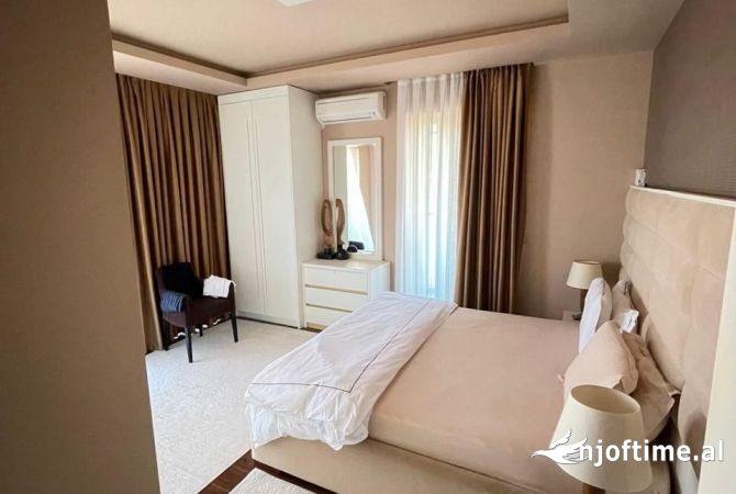 Shtepi me qera 2+1 ne Tirane - 2,500 Euro