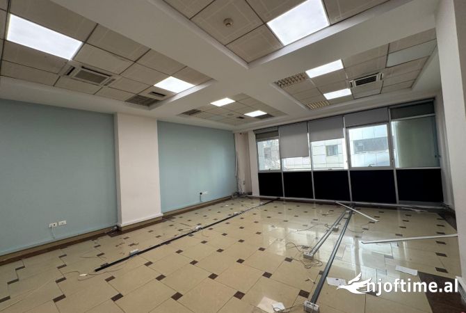 Ambient biznesi me qera 1+1 ne Tirane - 800 Euro