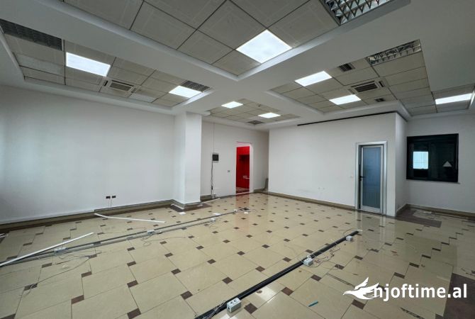 Ambient biznesi me qera 1+1 ne Tirane - 800 Euro