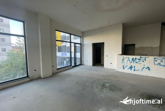Ambient biznesi me qera 1+1 ne Tirane - 900 Euro