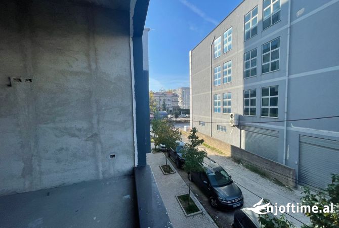 Ambient biznesi me qera 1+1 ne Tirane - 900 Euro