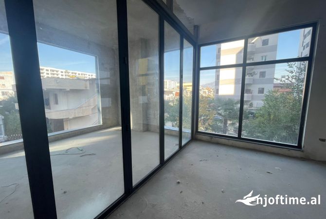 Ambient biznesi me qera 1+1 ne Tirane - 900 Euro