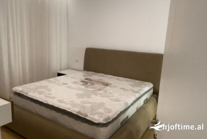 Shtepi me qera 2+1 ne Tirane - 1,000 Euro