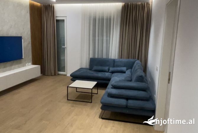 Shtepi me qera 2+1 ne Tirane - 1,000 Euro