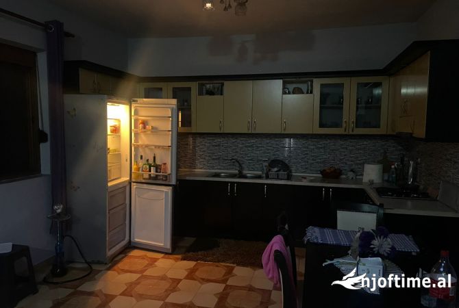 Shtepi me qera 2+1 ne Tirane - 300 Euro