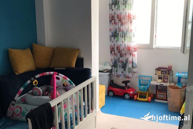 Shtepi ne shitje Vila Luksoze ne Tirane, 2+1, Mobilimi E mobiluar, Pagesa 520,000  Euro.