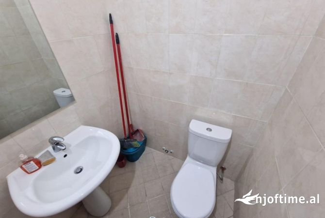 Ambient biznesi me qera 3+1 ne Durres - 200 Euro