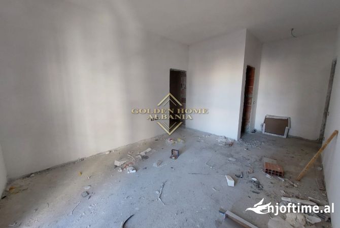 Shtepi ne shitje Apartament ne Tirane, 2+1, Mobilimi Bosh, pa mobiluar, Pagesa 172,017  Euro.