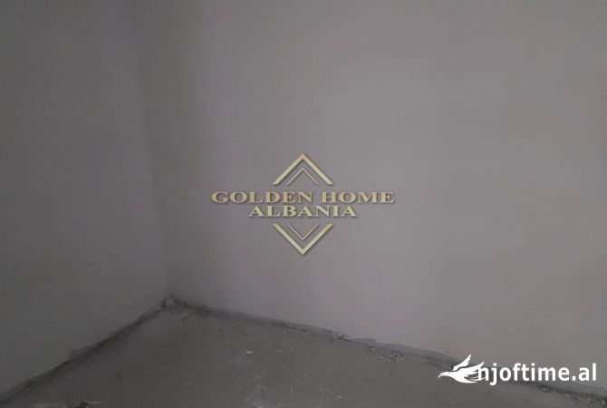 Shtepi ne shitje Apartament ne Tirane, 2+1, Mobilimi Bosh, pa mobiluar, Pagesa 172,017  Euro.