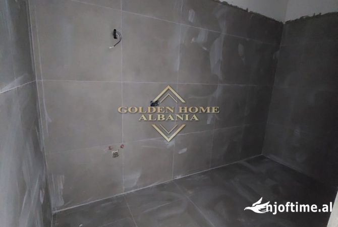 Shtepi ne shitje Apartament ne Tirane, 2+1, Mobilimi Bosh, pa mobiluar, Pagesa 172,017  Euro.