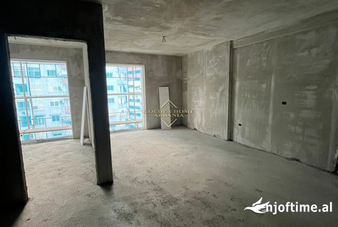 Shtepi ne shitje Apartament ne Tirane, 2+1, Mobilimi Bosh, pa mobiluar, Pagesa 128,700  Euro.