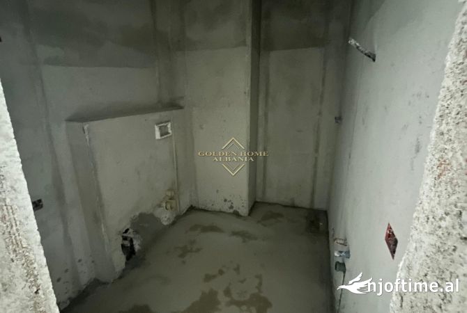 Shtepi ne shitje Apartament ne Tirane, 2+1, Mobilimi Bosh, pa mobiluar, Pagesa 128,700  Euro.