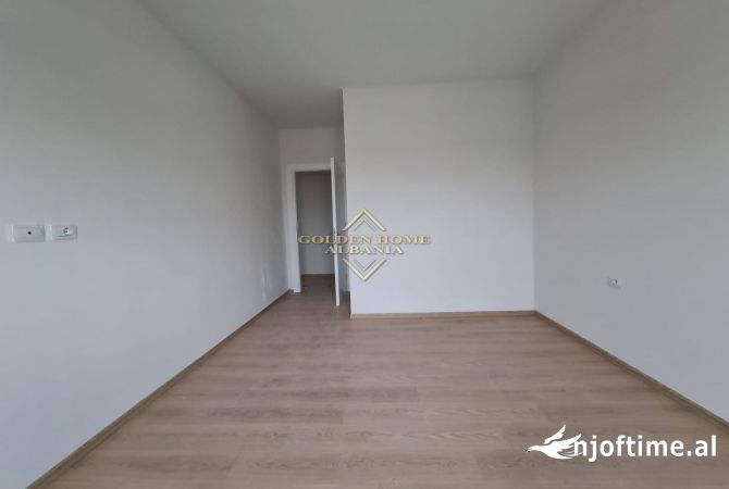 Shtepi ne shitje Apartament ne Tirane, 2+1, Mobilimi Bosh, pa mobiluar, Pagesa 93,000  Euro.