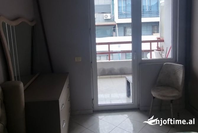 Shtepi me qera 1+1 ne Tirane - 450 Euro