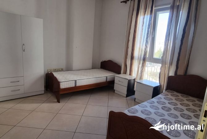 Shtepi me qera 2+1 ne Tirane - 10,000 Leke