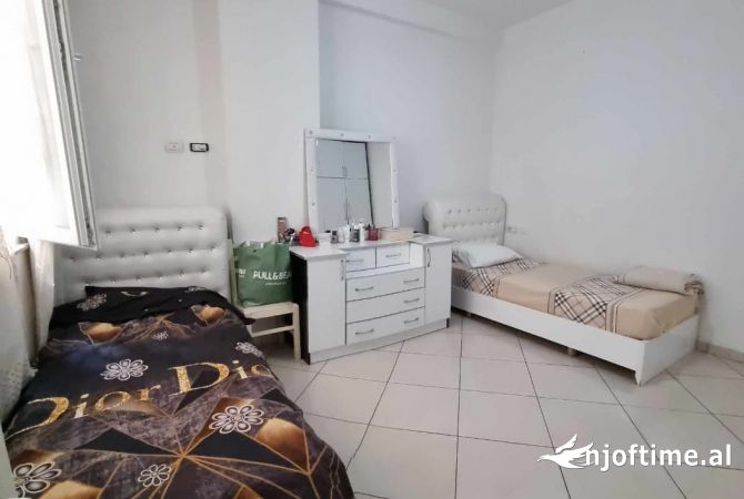Shtepi me qera 2+1 ne Tirane - 10,000 Leke