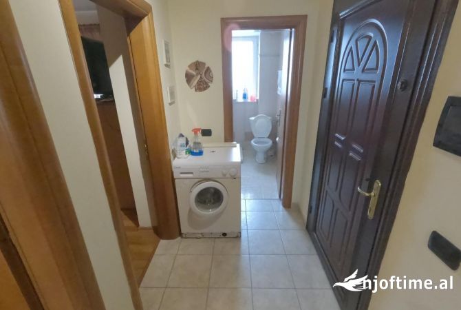 Shtepi me qera Apartament ne Tirane, 1+1, Mobilimi E mobiluar, Pagesa 50,000  Leke.