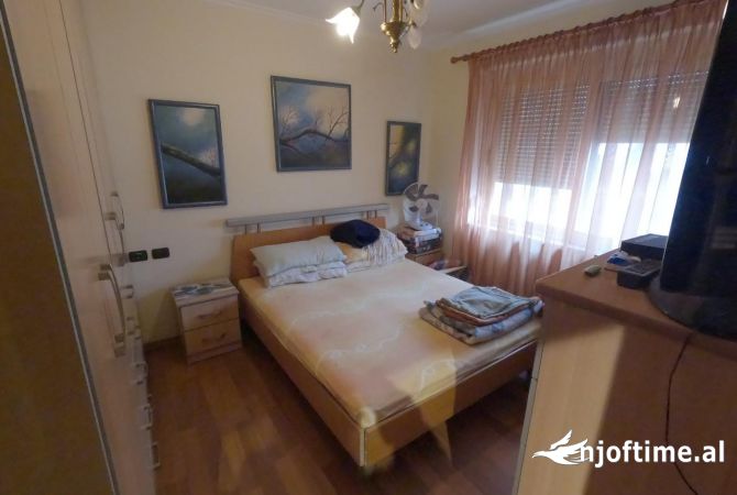 Shtepi me qera 1+1 ne Tirane - 50,000 Leke