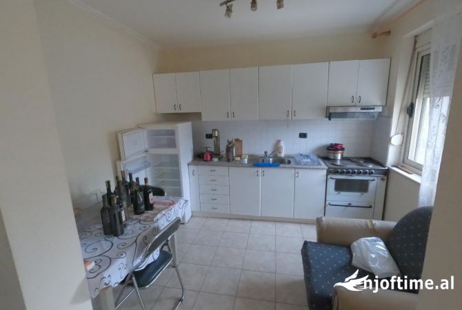 Shtepi me qera 1+1 ne Tirane - 50,000 Leke