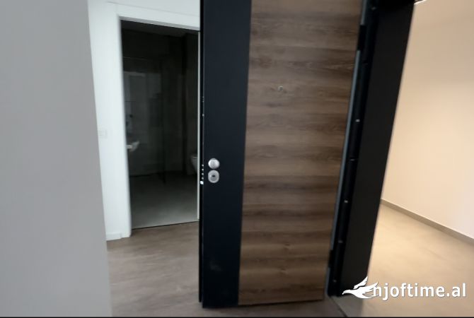 Shtepi me qera 1+1 ne Tirane - 960 Euro