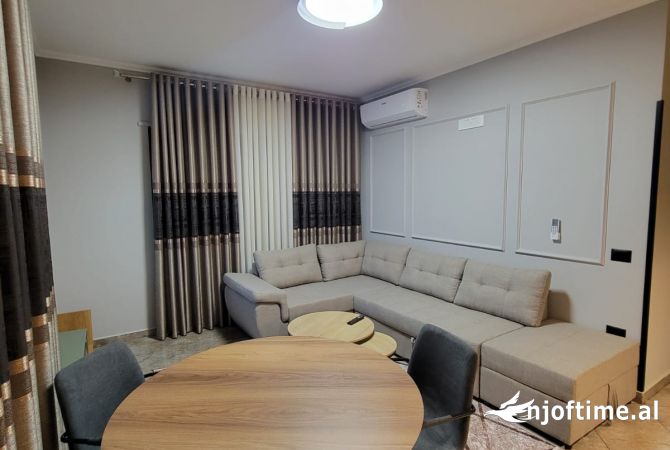 Shtepi me qera Apartament ne Tirane, 2+1, Mobilimi E mobiluar, Pagesa 48,000  Leke.