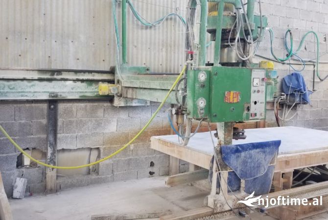 Attrezzature commerciali in vendita  a Valona - 1,000 Euro