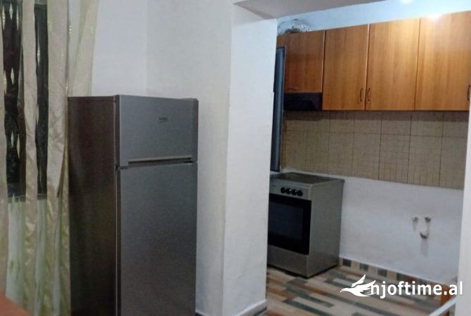 Shtepi me qera 2+1 ne Tirane - 400 Euro