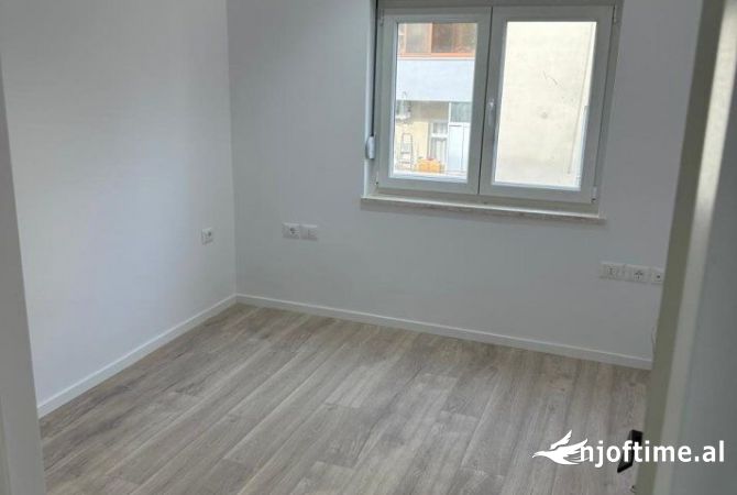 Shtepi me qera 2+1 ne Tirane - 800 Euro