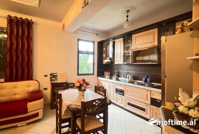 Shtepi me qera 3+1 ne Tirane - 1,000 Euro