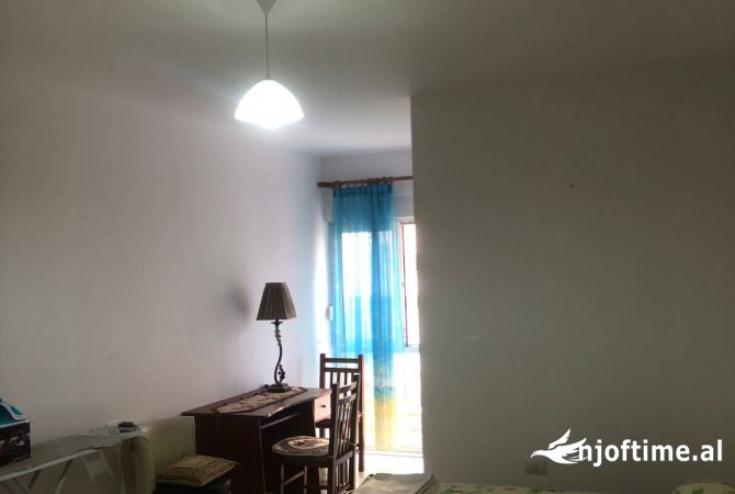 Shtepi me qera 2+1 ne Tirane - 700 Euro