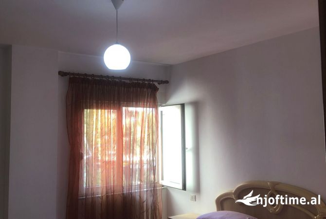 Shtepi me qera Apartament ne Tirane, 2+1, Mobilimi E mobiluar, Pagesa 700  Euro.
