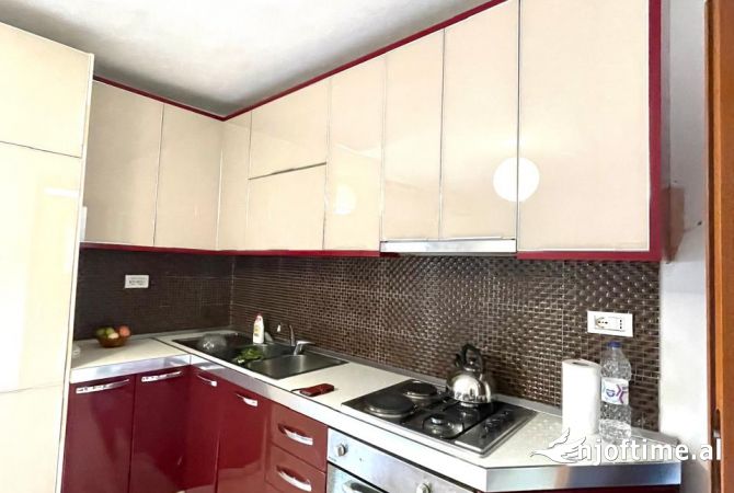 Shtepi me qera Apartament ne Tirane, 2+1, Mobilimi E mobiluar, Pagesa 400  Euro.