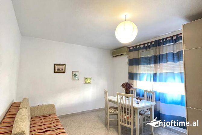 Shtepi me qera 2+1 ne Tirane - 400 Euro